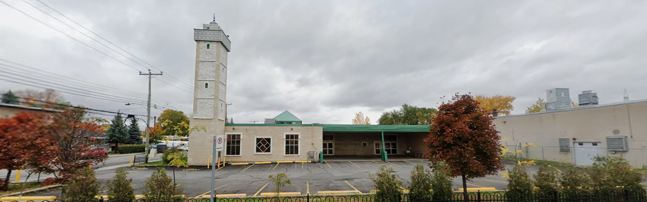 Exterior view of Noor Al Islam Mosque Montréal-Nord building